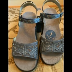 JBU (Jambo) Wildflower Sandals
